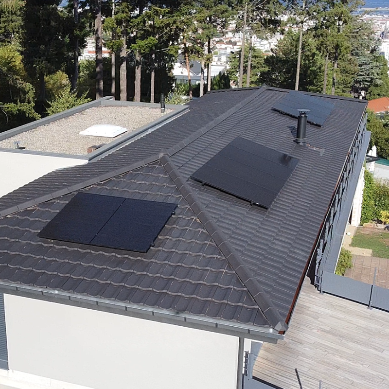 Installation de 6 panneaux photovoltaïques SUNPOWER sur maison