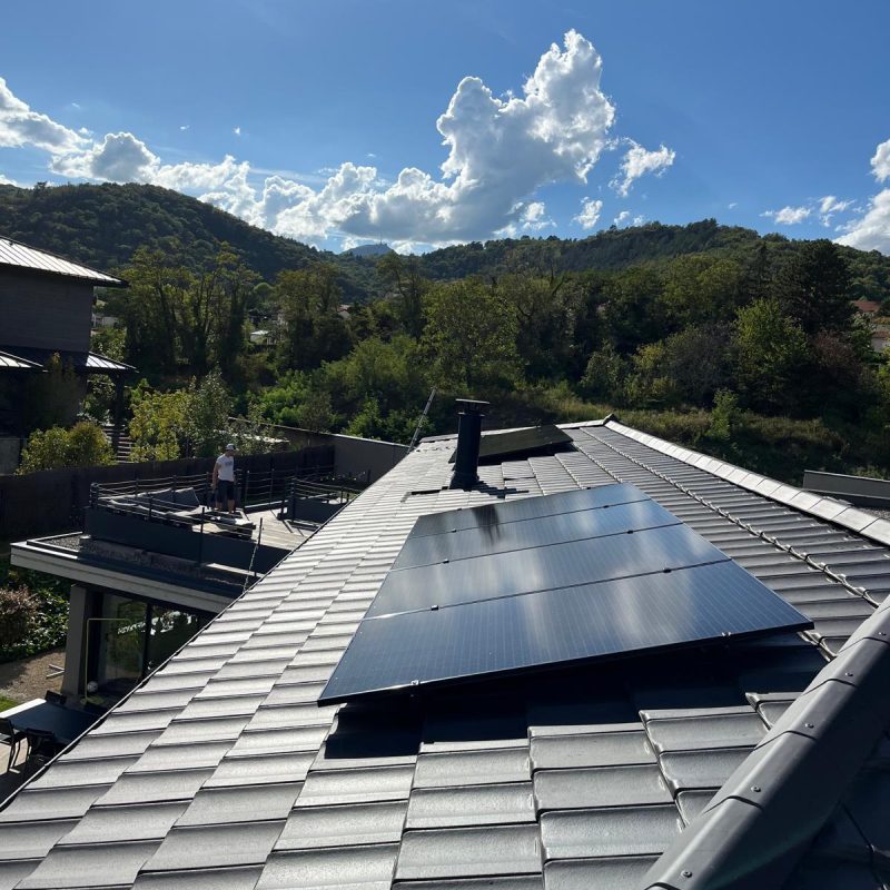 installation de 6 panneaux photovoltaïques